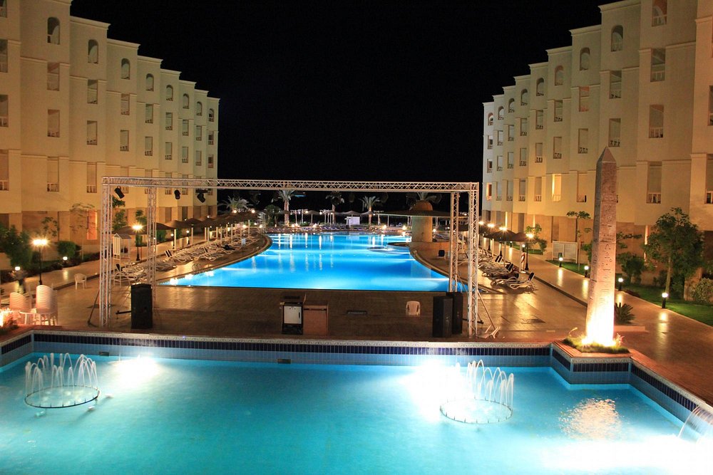 A.M.C Royal Resort